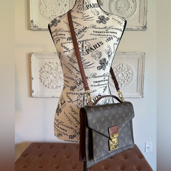 Authentic Very Rare Crossbody/ Shoulder Bag LOUIS
VUITTON "Monceau 26 - Picture 1 of 16
